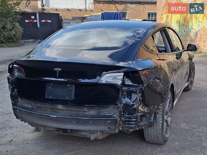 Седан Tesla Model 3 2023 в Бердичеві