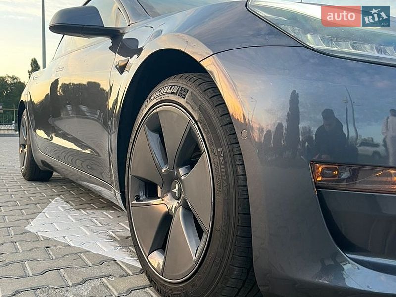 Седан Tesla Model 3 2020 в Кременчуге
