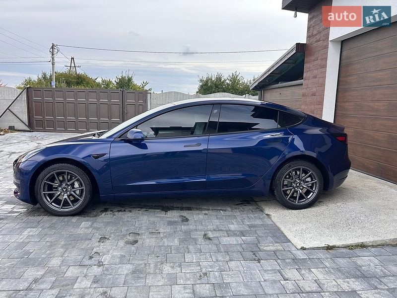 Седан Tesla Model 3 2022 в Полтаве