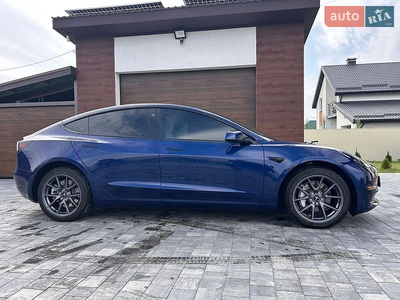 Седан Tesla Model 3 2022 в Полтаве