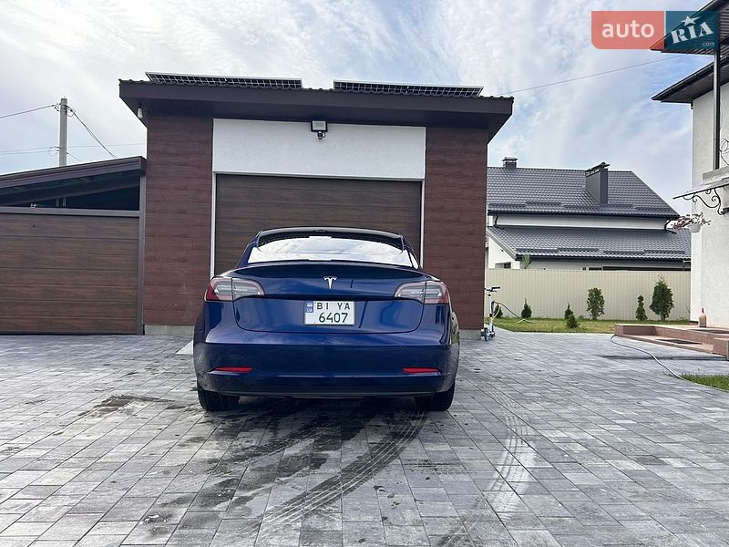 Седан Tesla Model 3 2022 в Полтаве