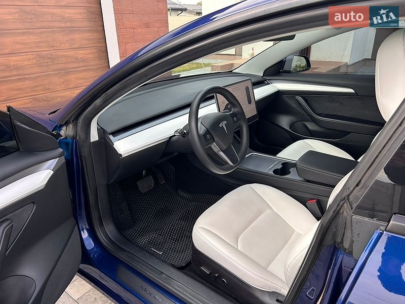 Седан Tesla Model 3 2022 в Полтаве