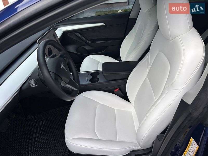 Седан Tesla Model 3 2022 в Полтаве