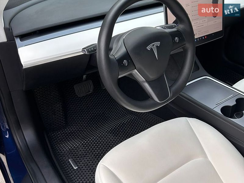 Седан Tesla Model 3 2022 в Полтаве