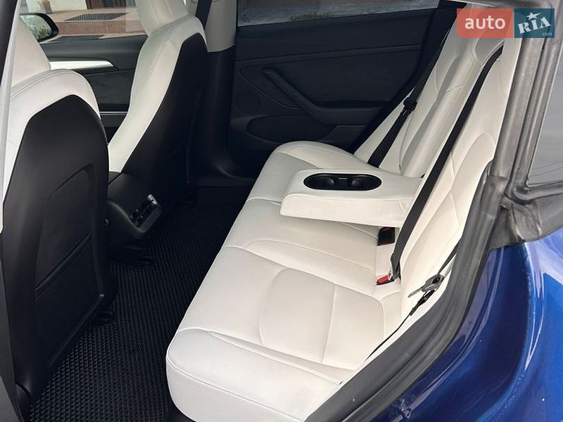 Седан Tesla Model 3 2022 в Полтаве