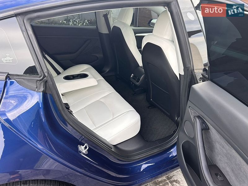 Седан Tesla Model 3 2022 в Полтаве