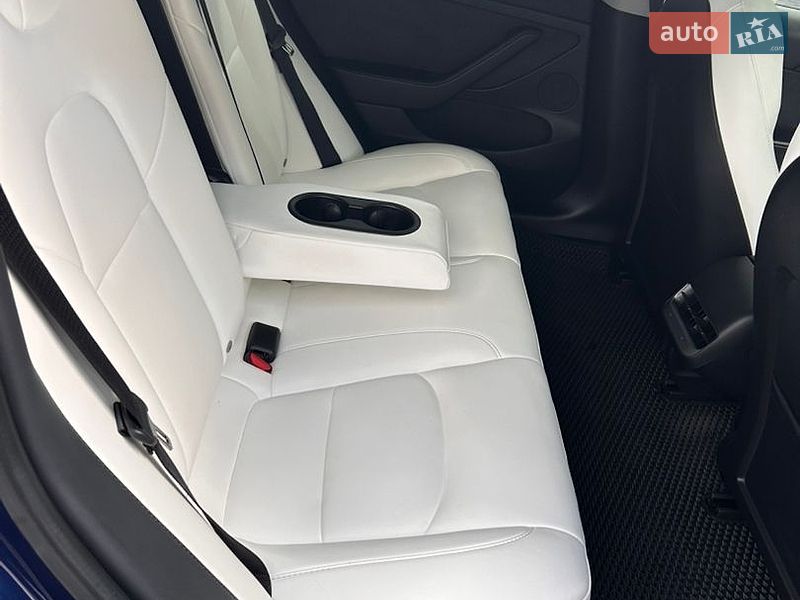 Седан Tesla Model 3 2022 в Полтаве