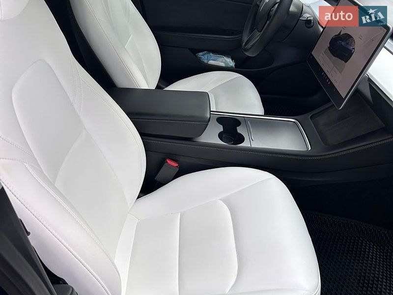 Седан Tesla Model 3 2022 в Полтаве