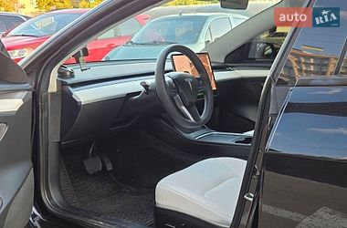 Седан Tesla Model 3 2021 в Києві