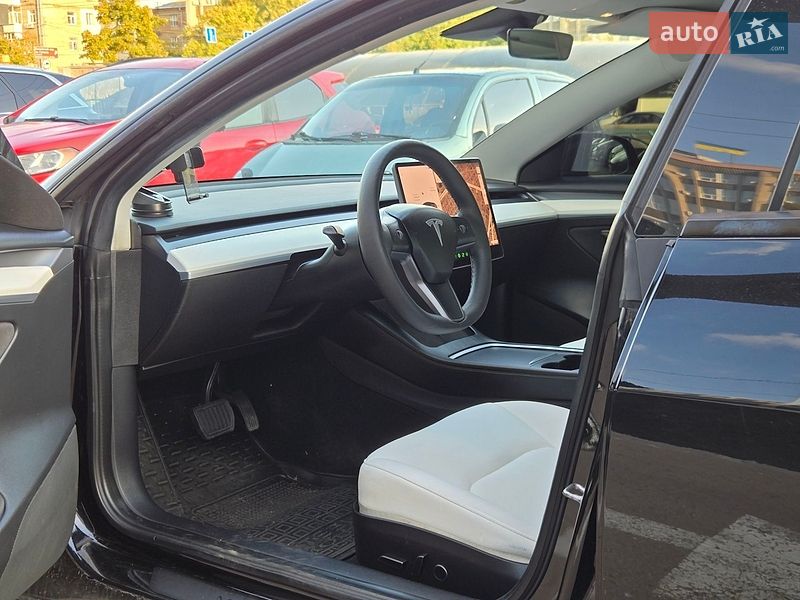 Седан Tesla Model 3 2021 в Києві