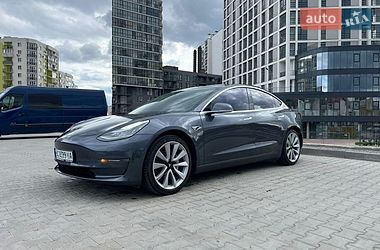 Седан Tesla Model 3 2019 в Львове