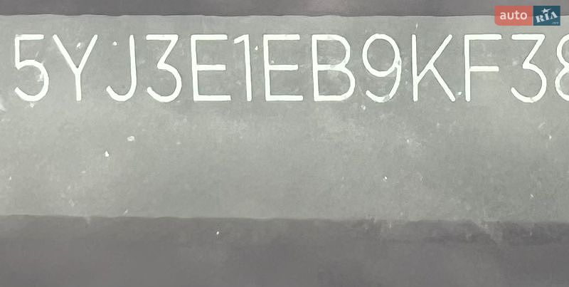 Седан Tesla Model 3 2019 в Львове