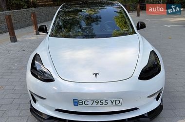 Седан Tesla Model 3 2019 в Львове