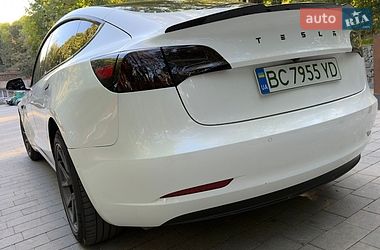 Седан Tesla Model 3 2019 в Львове