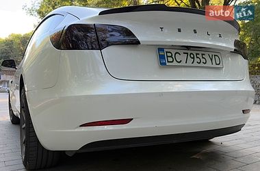 Седан Tesla Model 3 2019 в Львове