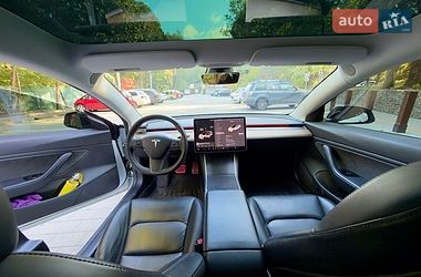 Седан Tesla Model 3 2019 в Львове
