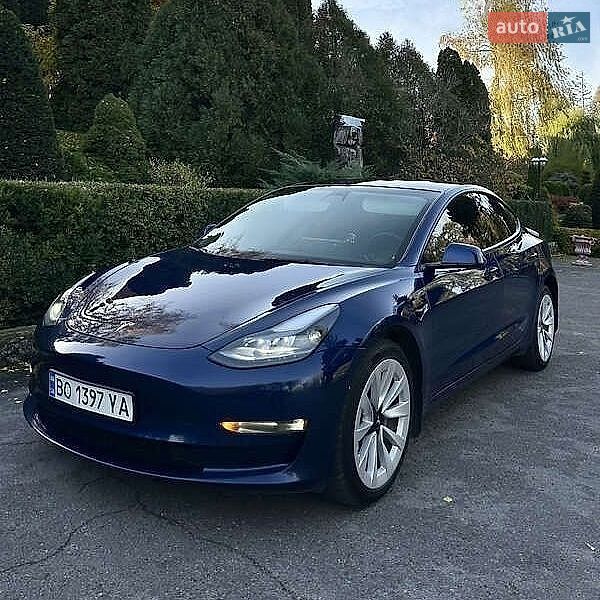 Tesla Model 3 2021