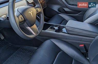 Седан Tesla Model 3 2020 в Києві
