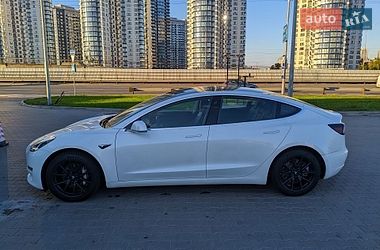 Седан Tesla Model 3 2020 в Києві