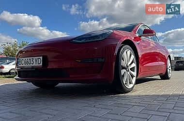 Седан Tesla Model 3 2018 в Ровно