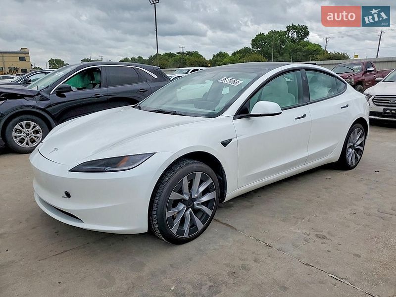 Седан Tesla Model 3 2024 в Львове