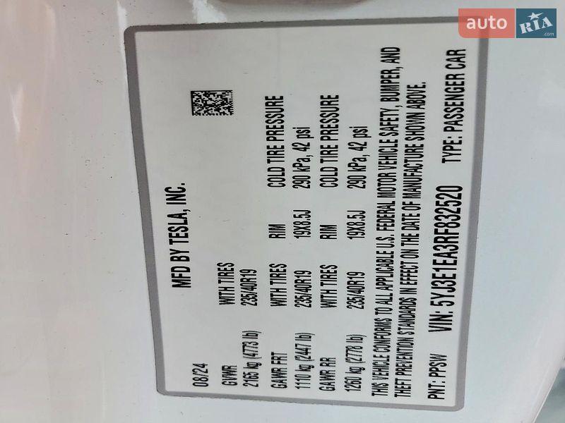 Седан Tesla Model 3 2024 в Львове