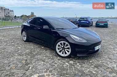 Седан Tesla Model 3 2021 в Днепре