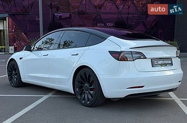 Седан Tesla Model 3 2021 в Киеве