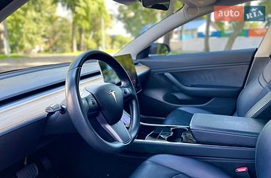 Седан Tesla Model 3 2018 в Каменском