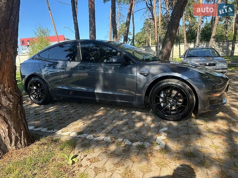 Седан Tesla Model 3 2022 в Гостомеле
