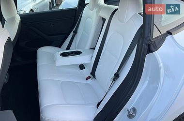 Седан Tesla Model 3 2023 в Рівному