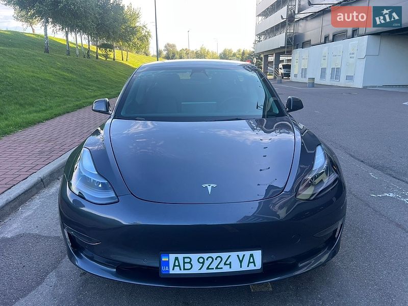 Седан Tesla Model 3 2022 в Києві
