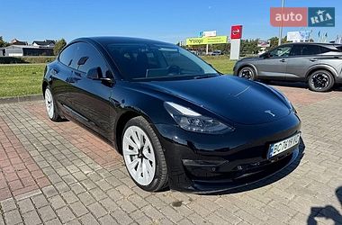 Седан Tesla Model 3 2022 в Львове