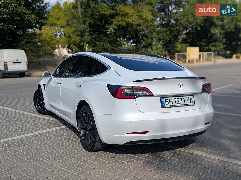 Седан Tesla Model 3 2019 в Одессе