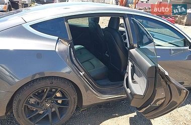 Седан Tesla Model 3 2019 в Ровно