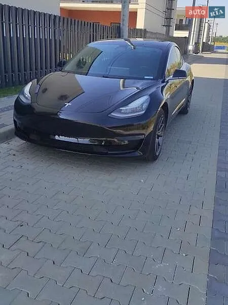 Tesla Model 3 2019