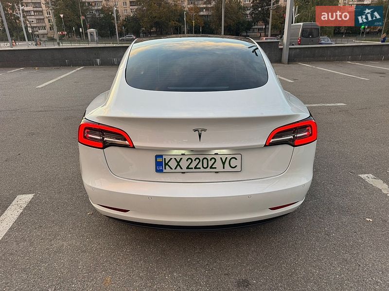 Седан Tesla Model 3 2022 в Харкові