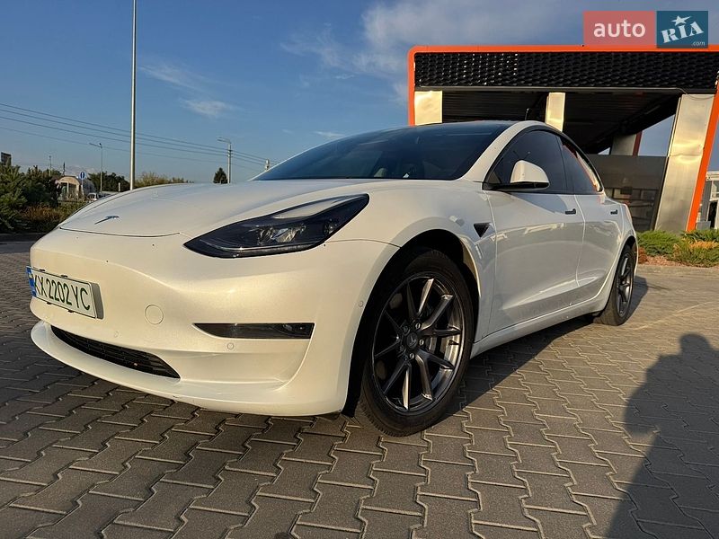 Седан Tesla Model 3 2022 в Харкові