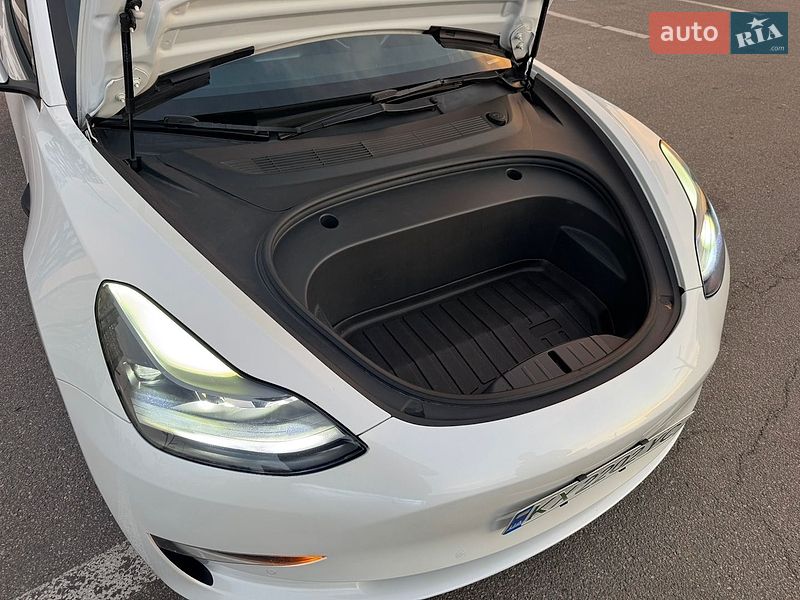 Седан Tesla Model 3 2022 в Харкові