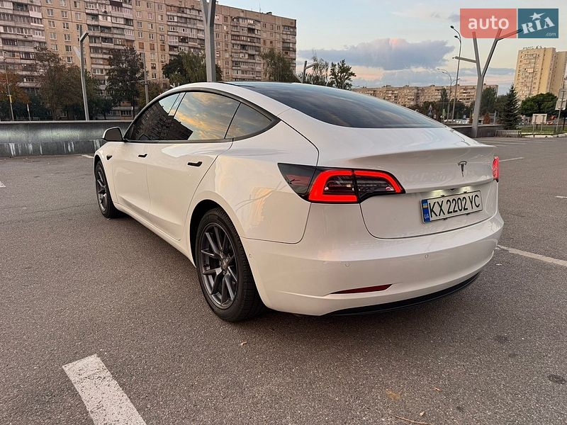 Седан Tesla Model 3 2022 в Харкові