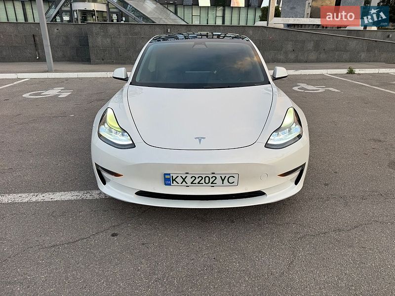 Седан Tesla Model 3 2022 в Харкові