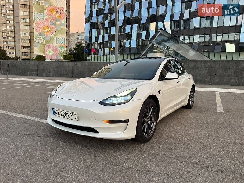 Седан Tesla Model 3 2022 в Харкові