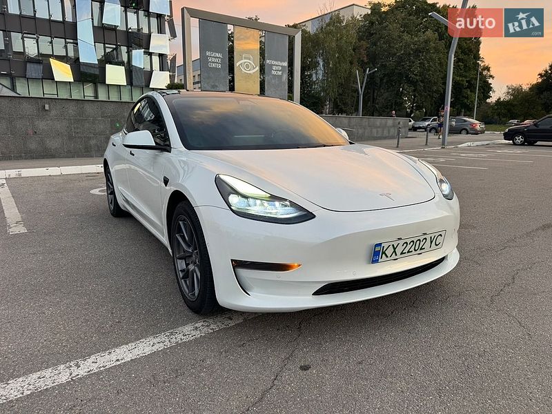 Седан Tesla Model 3 2022 в Харкові