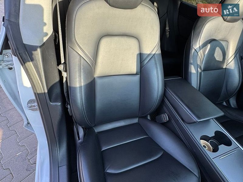 Седан Tesla Model 3 2022 в Харкові
