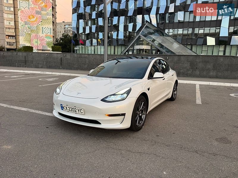 Седан Tesla Model 3 2022 в Харкові