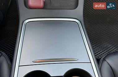 Седан Tesla Model 3 2022 в Харкові