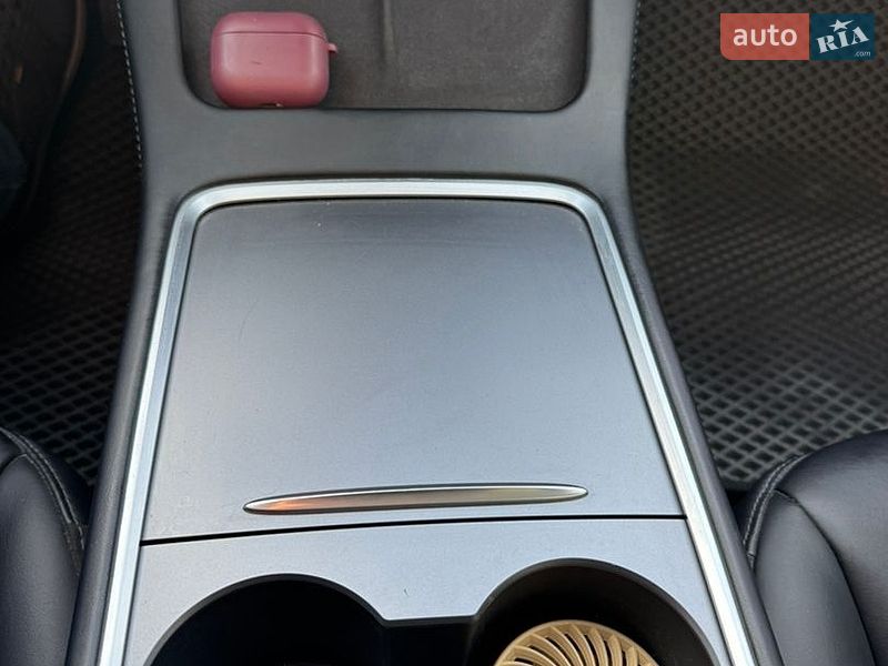 Седан Tesla Model 3 2022 в Харкові