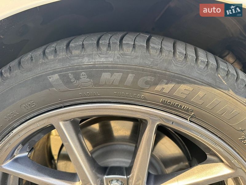 Седан Tesla Model 3 2022 в Харкові