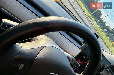 Седан Tesla Model 3 2022 в Харкові