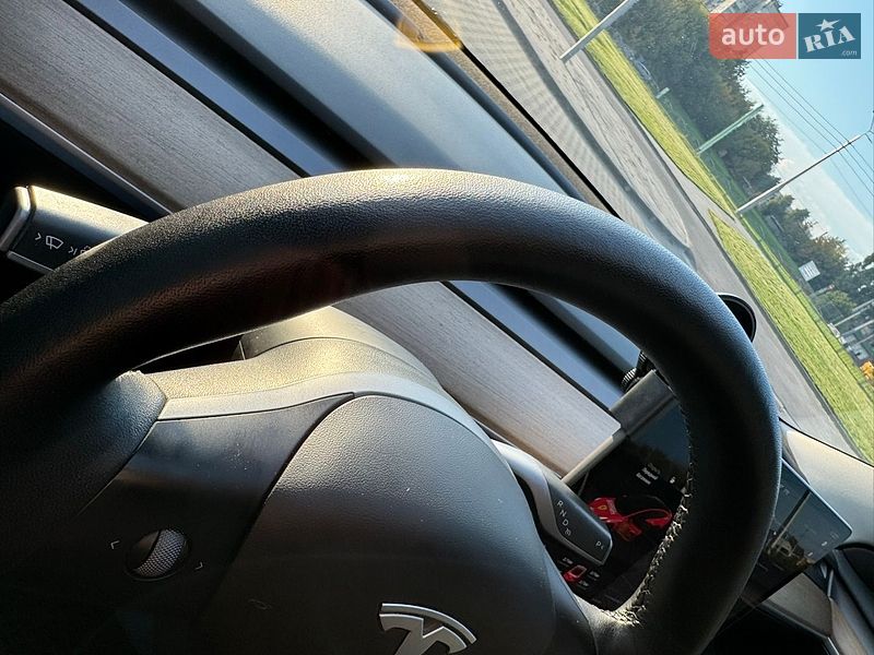 Седан Tesla Model 3 2022 в Харкові